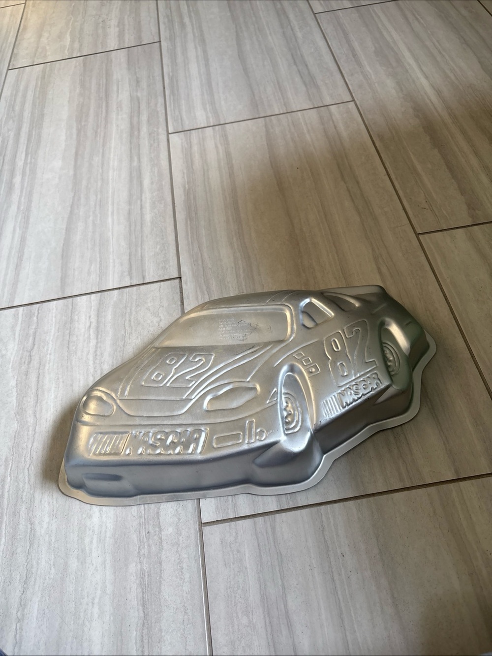 Wilton NASCAR Cake Pan Mold Race Car #82 2105 2500